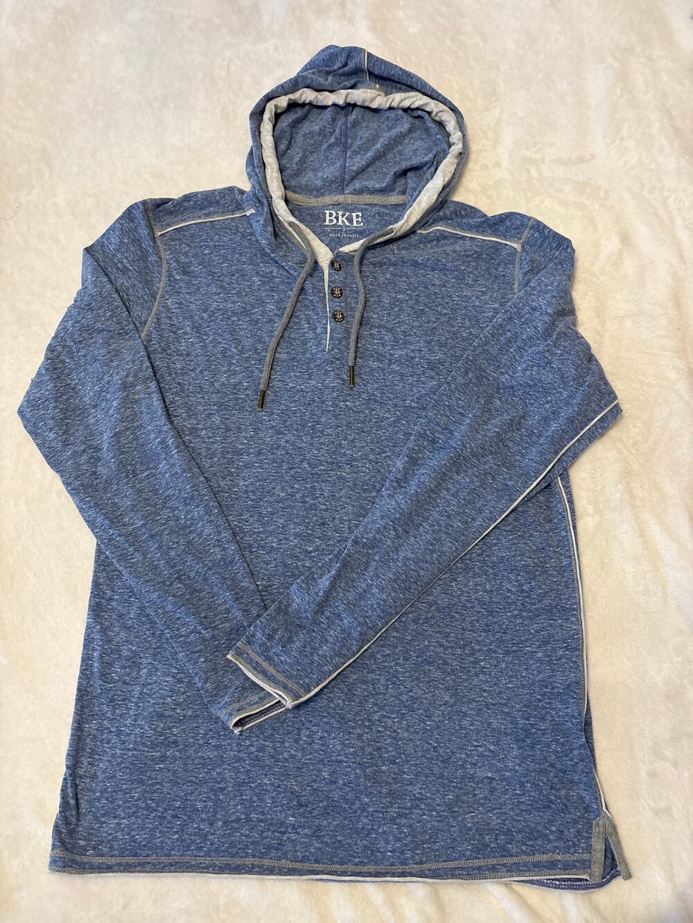 BKE long sleeve T-shirt varied blue. Three button with hood. Size small.
